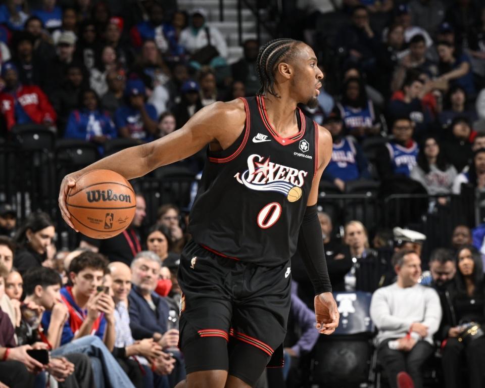 国际足联-76人险胜送爵士7连败：马克西25+6沃克22+10 乔治30分